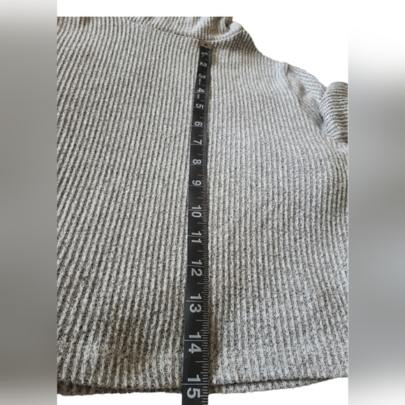 GARAGE RIBBED | CROP TURTLENECK | SIZE P/S - Picture 9 of 14